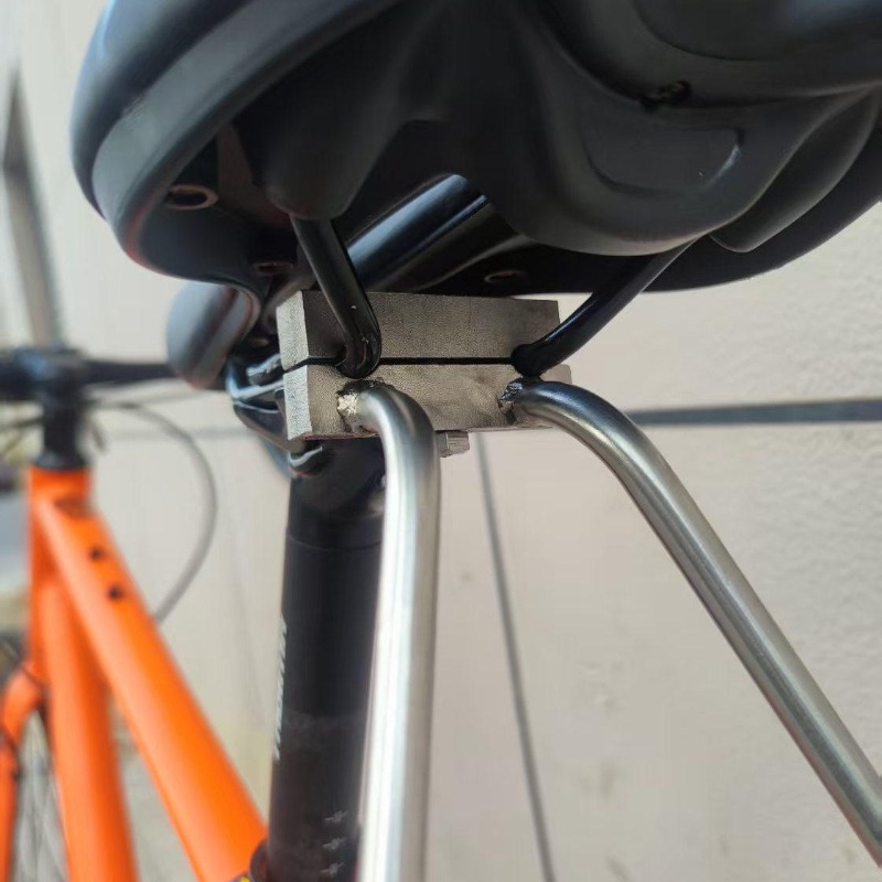 Stelaż rowerowy ze stali nierd – Mountain Biking Bag recenzja i cena
